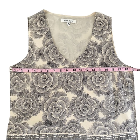 Rose + Olive Black and Cream Floral Sleeveless Layered Hem Blouse M - Picture 10 of 13
